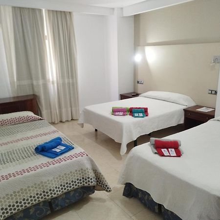 Hotel Nuevo Ara กาเซเรส ภายนอก รูปภาพ