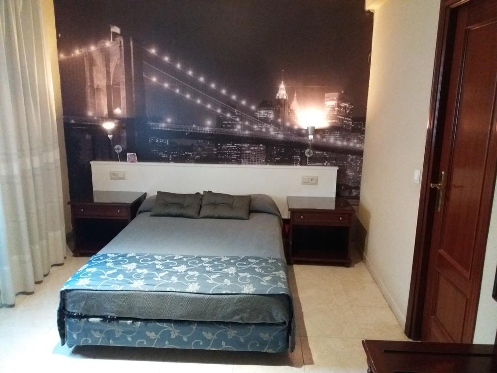 Hotel Nuevo Ara กาเซเรส ภายนอก รูปภาพ