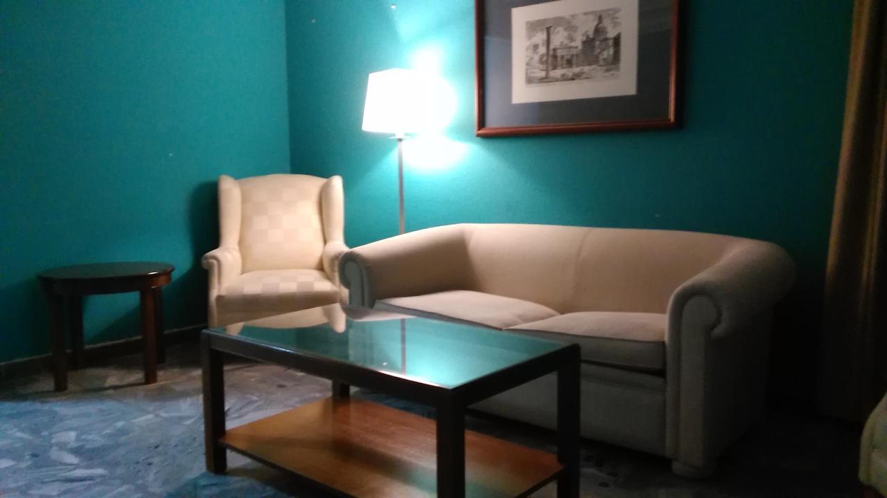 Hotel Nuevo Ara กาเซเรส ภายนอก รูปภาพ