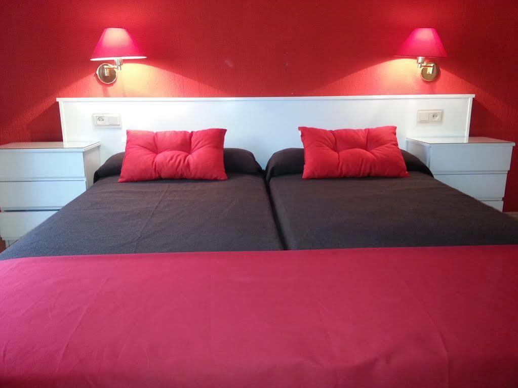 Hotel Nuevo Ara กาเซเรส ภายนอก รูปภาพ