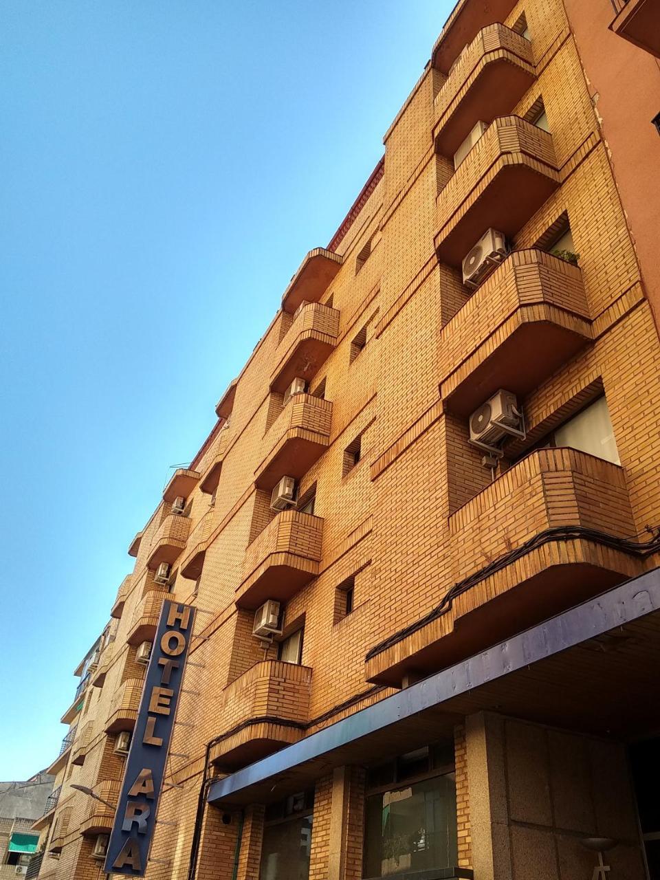 Hotel Nuevo Ara กาเซเรส ภายนอก รูปภาพ