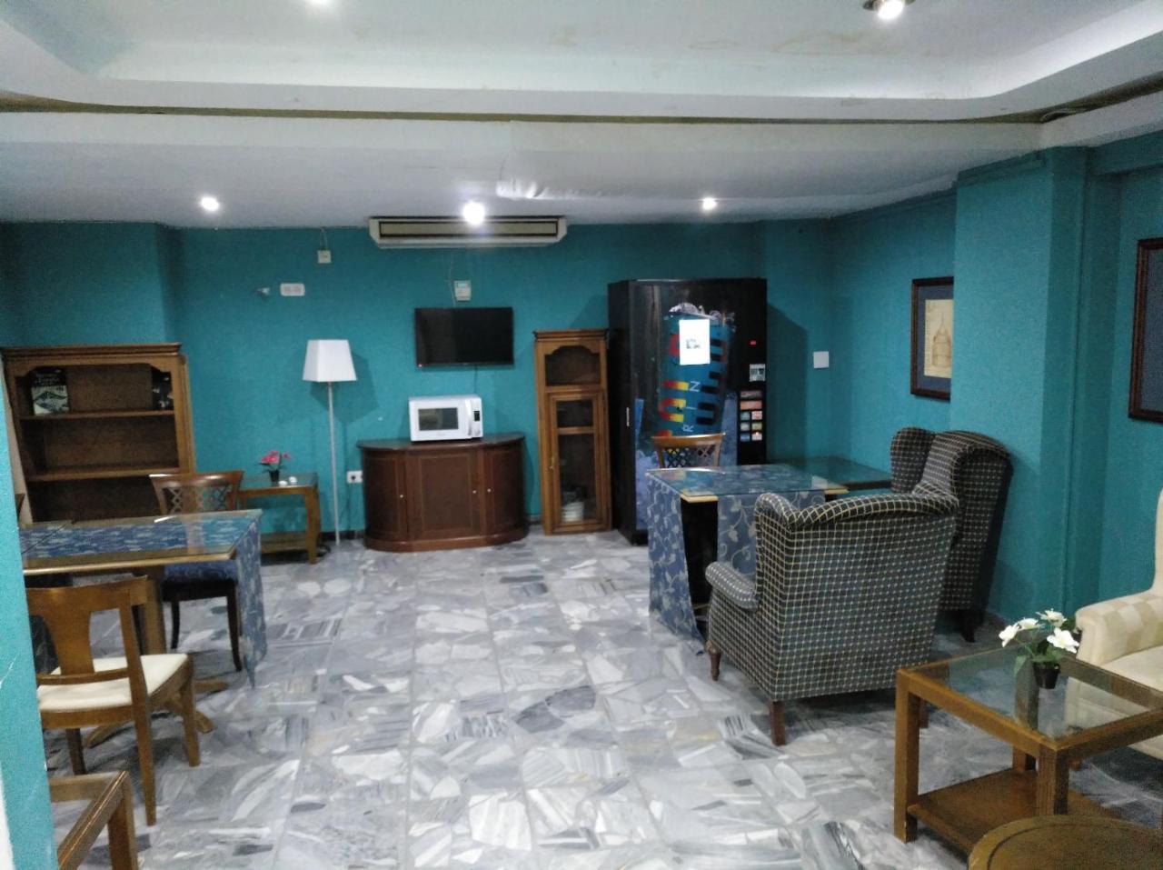 Hotel Nuevo Ara กาเซเรส ภายนอก รูปภาพ