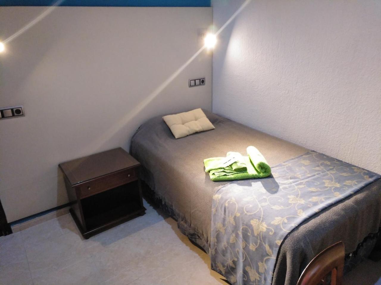 Hotel Nuevo Ara กาเซเรส ภายนอก รูปภาพ