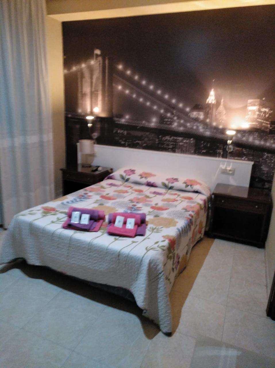 Hotel Nuevo Ara กาเซเรส ภายนอก รูปภาพ